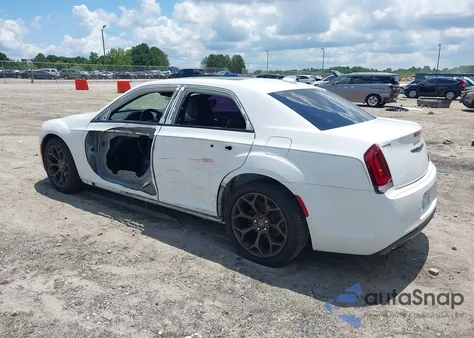 2017 Chrysler 300 300S Alloy Edition z USA, uszkodzony, nr VIN 2C3CCABG6HH506528